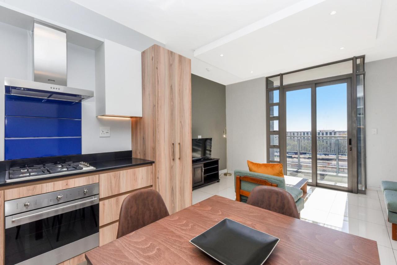 The Median Rosebank Luxury Apartment - Building With Generator جوهانسبورغ المظهر الخارجي الصورة