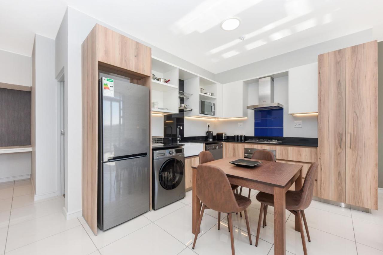 The Median Rosebank Luxury Apartment - Building With Generator جوهانسبورغ المظهر الخارجي الصورة