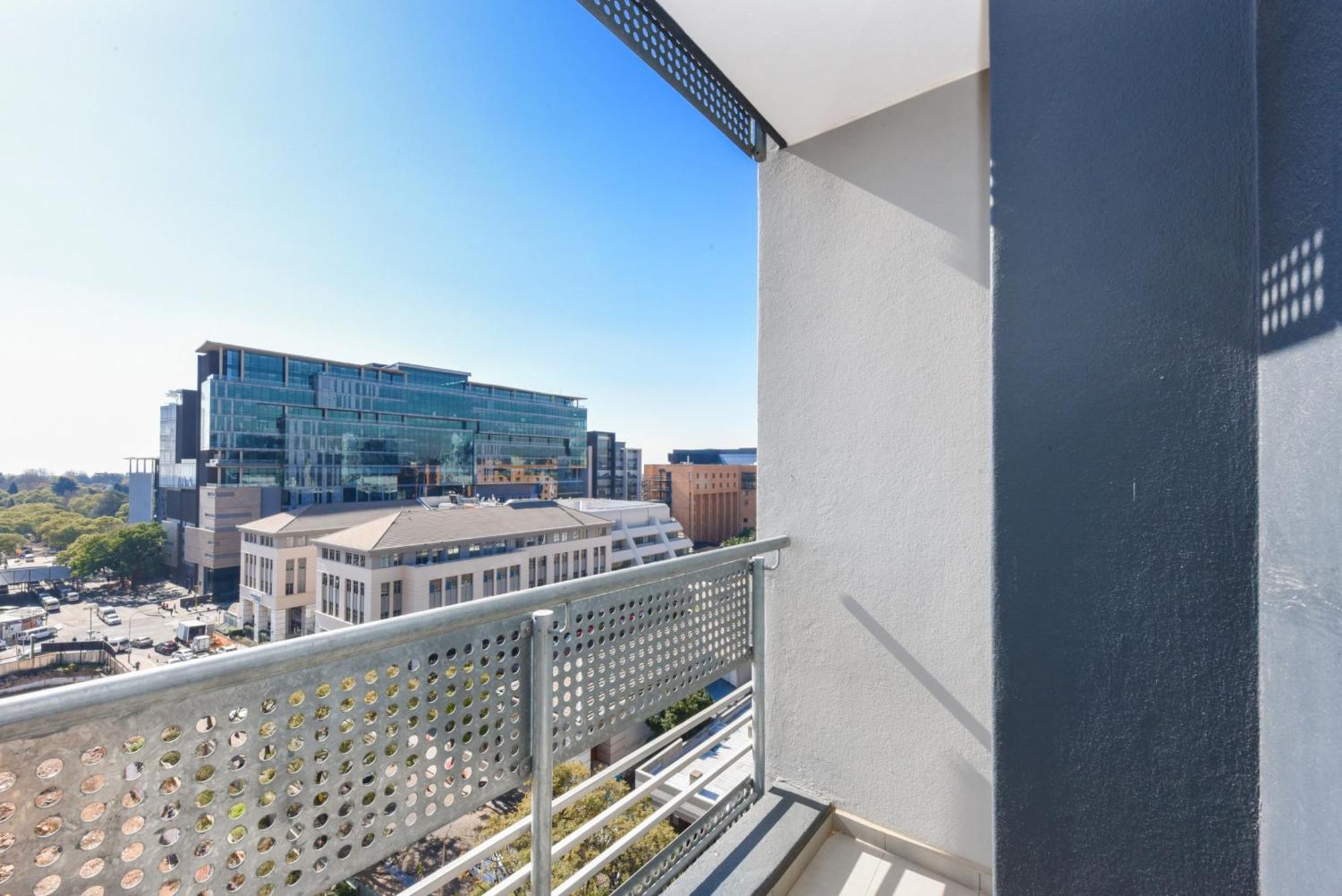 The Median Rosebank Luxury Apartment - Building With Generator جوهانسبورغ المظهر الخارجي الصورة